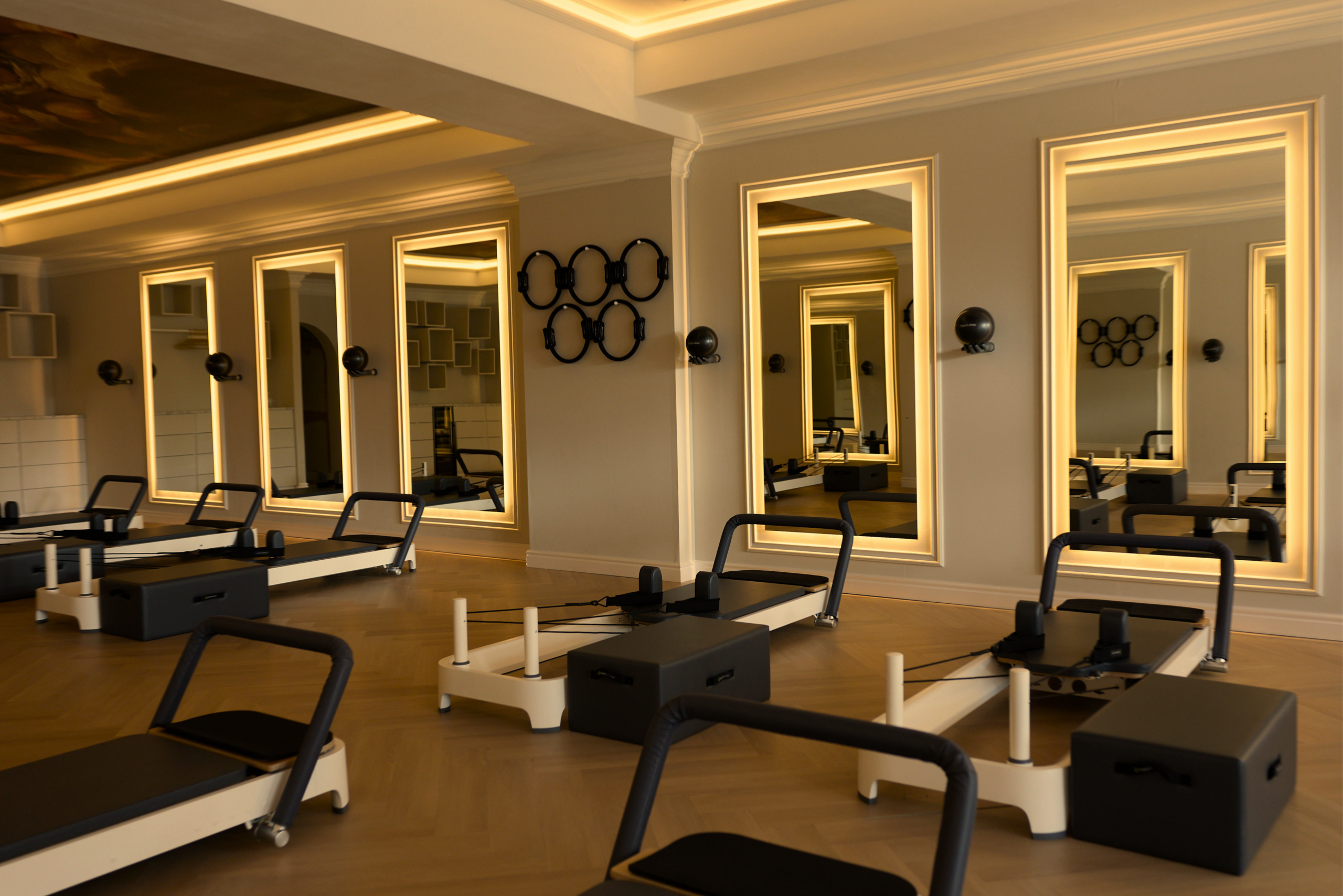 Breed overzicht van de Reformer Pilates studio van Pilates Area
